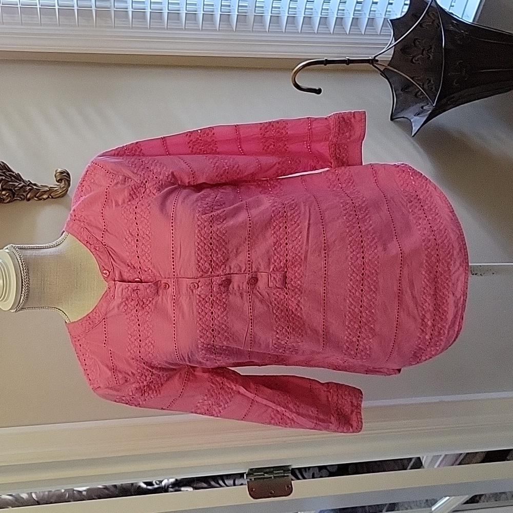 Talbots Petite pink eyelet top 3/4 sleeve 1/2 button placket  100% cotton MP EUC